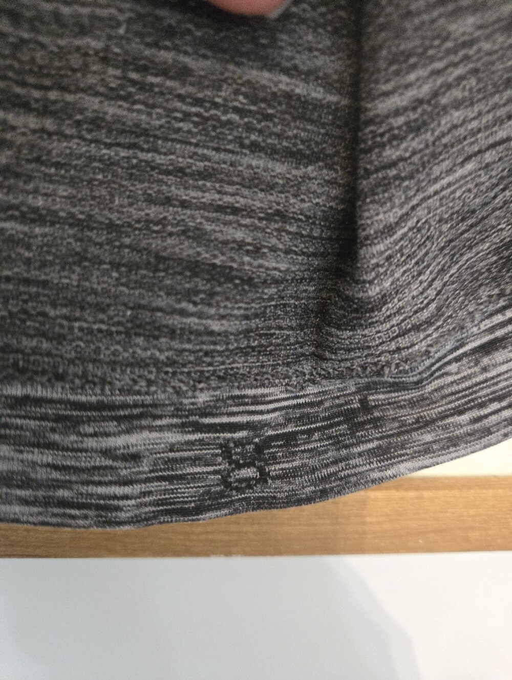 Lululemon Swiftly Tech Racerback Tank Size 8 White Black Seamless Athletic Top - Picture 8 of 9
